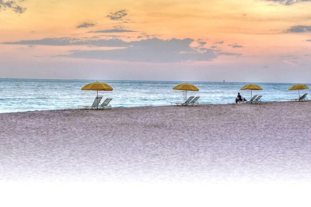 Where The Sun Meets The Water St. Pete Beach Exteriör bild